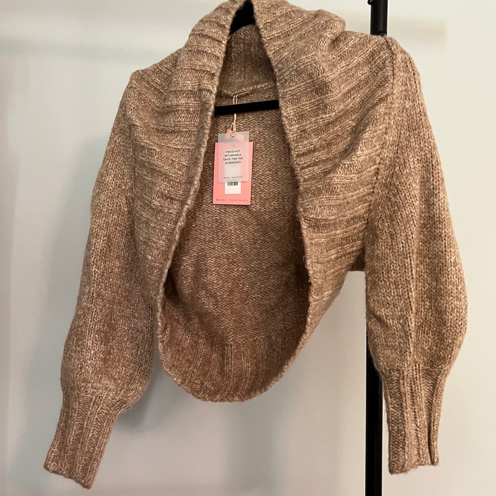 Cult Gaia New With Tags never worn knit shrug. Small. Light caramel.